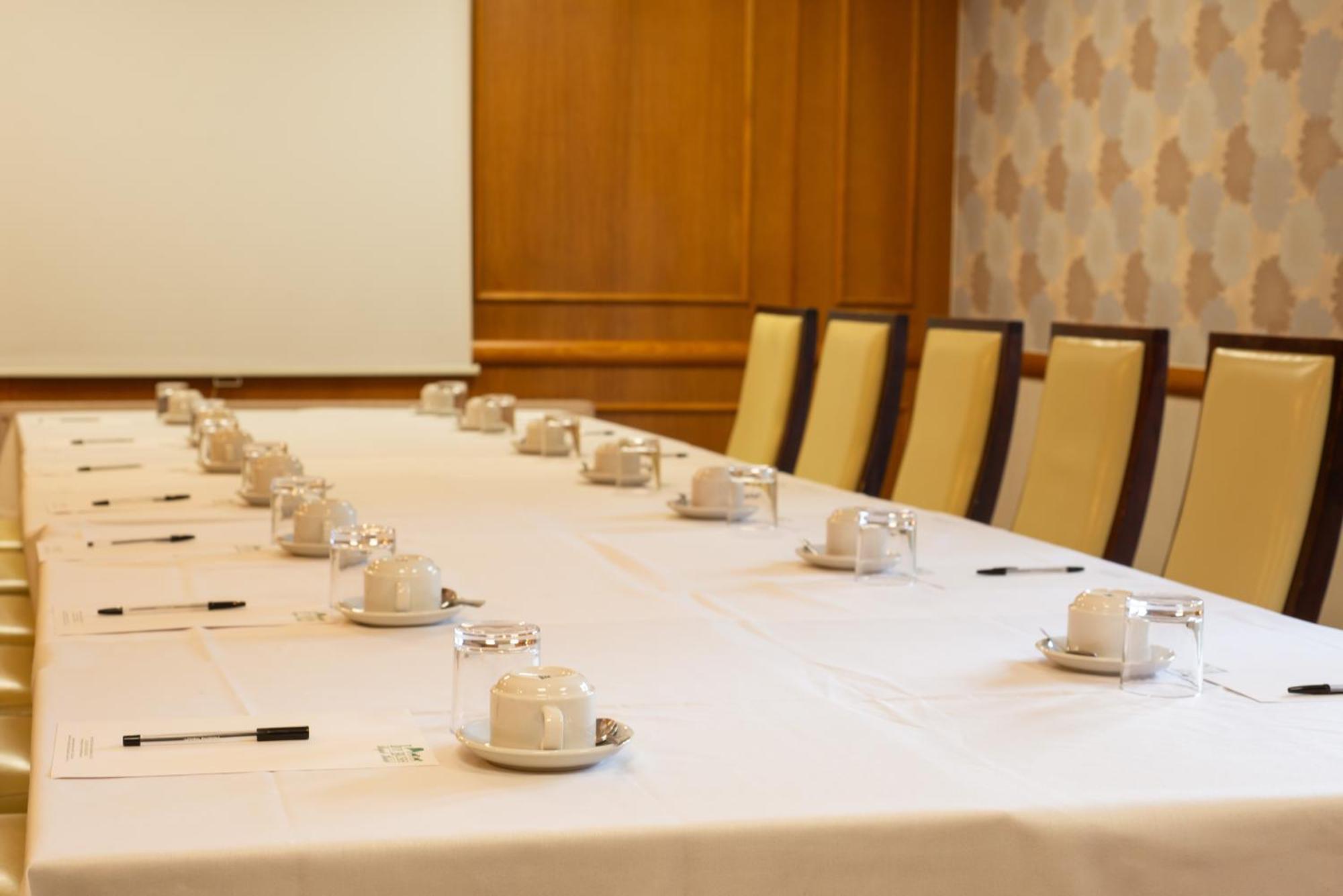 Hotel Ivy Bush Royal By Compass Hospitality